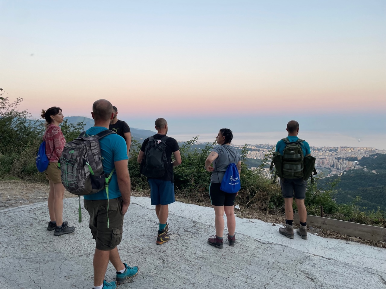 La spettacolare vista su Genova dal Forte Puin